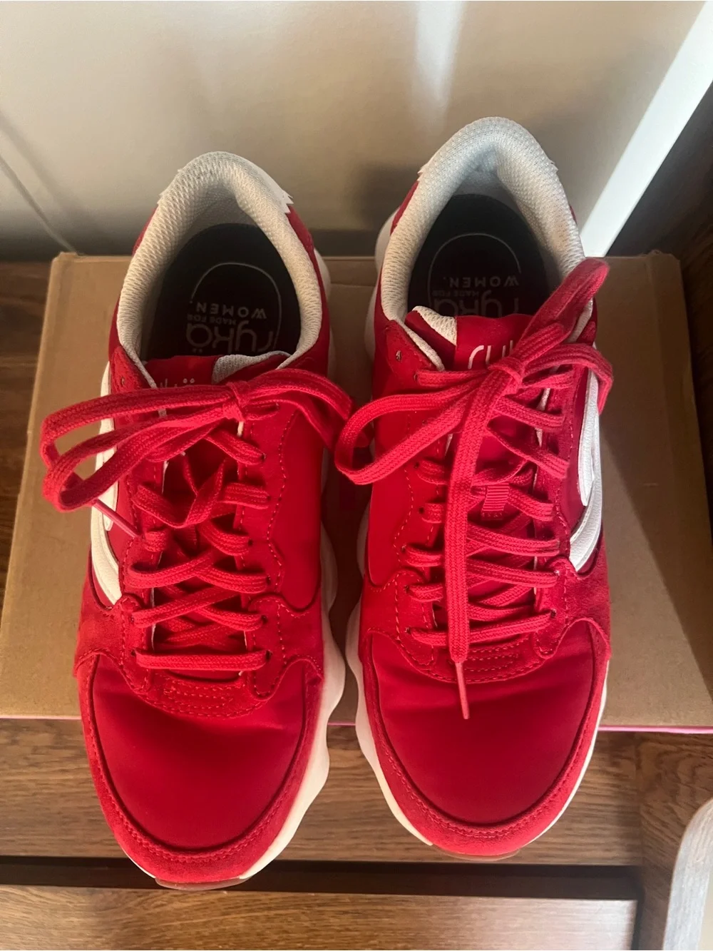 Ryka Women’s Sneakers Podflow Retro Salsa Red White Walking Like New Size 8